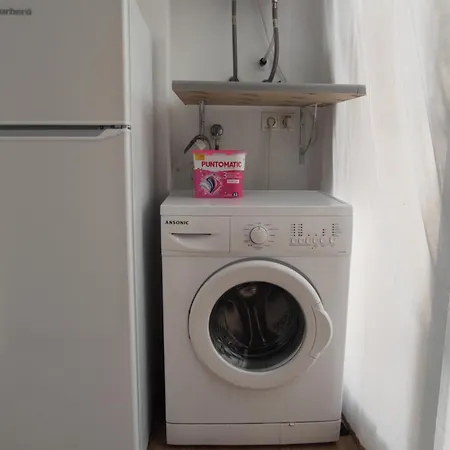 Cervantes - 100m & Center Apartman *