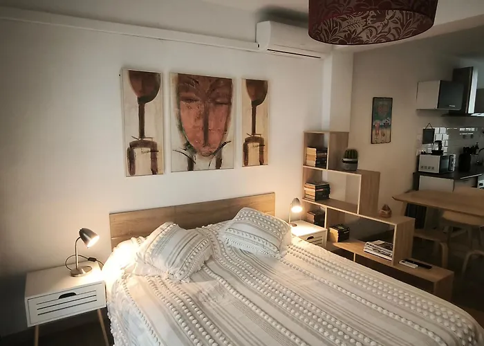 Cervantes - 100m & Center Apartman *